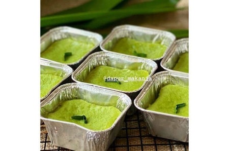 jajanan khas makassar, jajanan pasar khas makassar, kuliner khas makassar, makanan khas makassar, makanan khas makassar paling enak, makanan khas makassar paling terkenal, oleh-oleh khas makassar, top 31+ makanan khas makassar paling legendaris & enak, jajanan pasar, cemilan