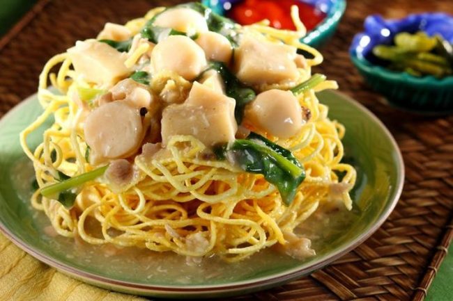 jajanan khas makassar, jajanan pasar khas makassar, kuliner khas makassar, makanan khas makassar, makanan khas makassar paling enak, makanan khas makassar paling terkenal, oleh-oleh khas makassar, top 31+ makanan khas makassar paling legendaris & enak, jajanan pasar, cemilan