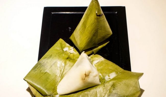 jajanan khas makassar, jajanan pasar khas makassar, kuliner khas makassar, makanan khas makassar, makanan khas makassar paling enak, makanan khas makassar paling terkenal, oleh-oleh khas makassar, top 31+ makanan khas makassar paling legendaris & enak, jajanan pasar, cemilan