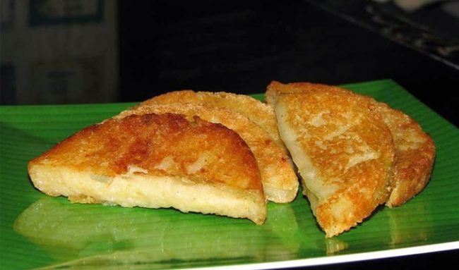 jajanan khas makassar, jajanan pasar khas makassar, kuliner khas makassar, makanan khas makassar, makanan khas makassar paling enak, makanan khas makassar paling terkenal, oleh-oleh khas makassar, top 31+ makanan khas makassar paling legendaris & enak, jajanan pasar, cemilan