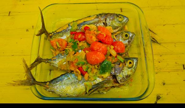 jajanan khas makassar, jajanan pasar khas makassar, kuliner khas makassar, makanan khas makassar, makanan khas makassar paling enak, makanan khas makassar paling terkenal, oleh-oleh khas makassar, top 31+ makanan khas makassar paling legendaris & enak, jajanan pasar, cemilan