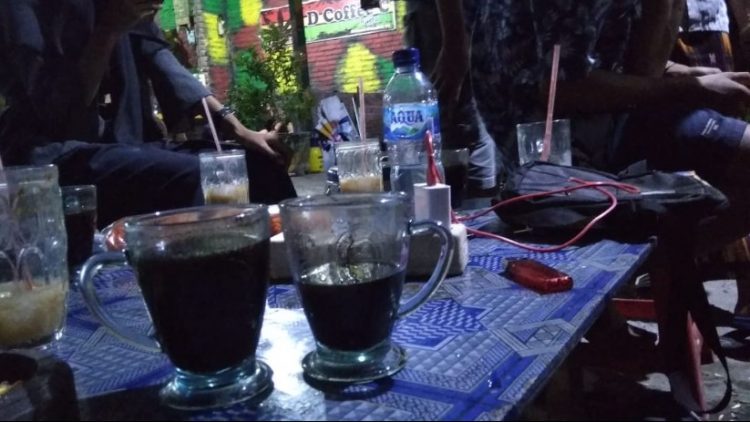 cafe di demak, coffee shop di demak, resto di demak, rumah makan di demak, tempat hangout di demak, tempat kongkow di demak, tempat ngopi di demak, tempat nongkrong di demak, warung kopi di demak, top 33+ cafe tempat nongkrong di demak hits, coffee shop buat hangout!