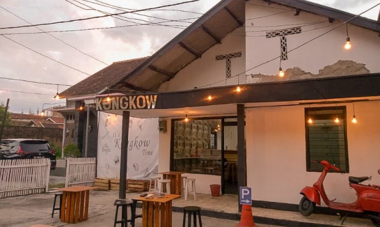 cafe di demak, coffee shop di demak, resto di demak, rumah makan di demak, tempat hangout di demak, tempat kongkow di demak, tempat ngopi di demak, tempat nongkrong di demak, warung kopi di demak, top 33+ cafe tempat nongkrong di demak hits, coffee shop buat hangout!
