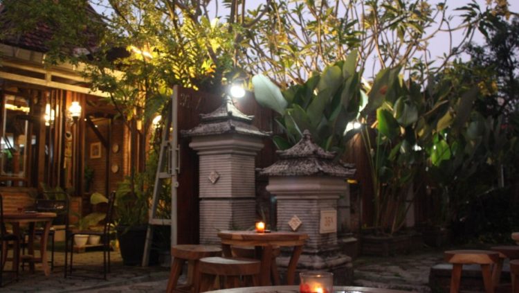 cafe di demak, coffee shop di demak, resto di demak, rumah makan di demak, tempat hangout di demak, tempat kongkow di demak, tempat ngopi di demak, tempat nongkrong di demak, warung kopi di demak, top 33+ cafe tempat nongkrong di demak hits, coffee shop buat hangout!