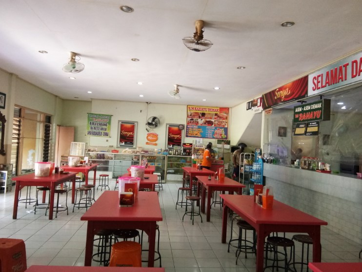 cafe di demak, coffee shop di demak, resto di demak, rumah makan di demak, tempat hangout di demak, tempat kongkow di demak, tempat ngopi di demak, tempat nongkrong di demak, warung kopi di demak, top 33+ cafe tempat nongkrong di demak hits, coffee shop buat hangout!