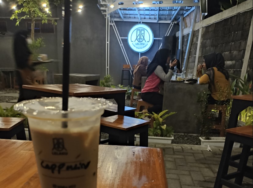 cafe di demak, coffee shop di demak, resto di demak, rumah makan di demak, tempat hangout di demak, tempat kongkow di demak, tempat ngopi di demak, tempat nongkrong di demak, warung kopi di demak, top 33+ cafe tempat nongkrong di demak hits, coffee shop buat hangout!