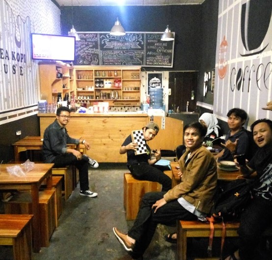 cafe 24 jam di tasikmalaya, cafe di tasikmalaya, cafe hits di tasikmalaya, coffee shop di tasikmalaya, coffeeshop di tasikmalaya, resto di tasikmalaya, tempat hangout di tasikmalaya, tempat kongkow di tasikmalaya, tempat makan di tasikmalaya, tempat ngopi di tasikmalaya, tempat nongkrong di tasikmalaya, warung kopi di tasikmalaya, top 33+ cafe tempat nongkrong di tasikmalaya hits, coffee shop cozy!