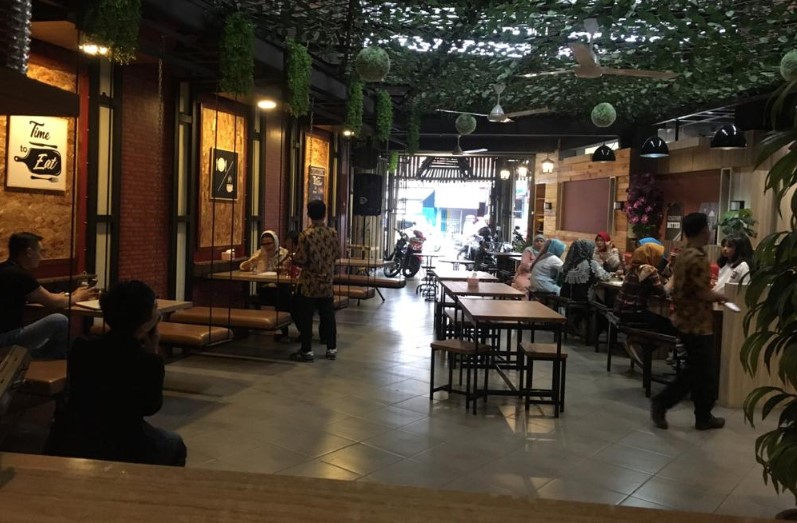 cafe 24 jam di tasikmalaya, cafe di tasikmalaya, cafe hits di tasikmalaya, coffee shop di tasikmalaya, coffeeshop di tasikmalaya, resto di tasikmalaya, tempat hangout di tasikmalaya, tempat kongkow di tasikmalaya, tempat makan di tasikmalaya, tempat ngopi di tasikmalaya, tempat nongkrong di tasikmalaya, warung kopi di tasikmalaya, top 33+ cafe tempat nongkrong di tasikmalaya hits, coffee shop cozy!