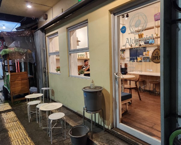 cafe 24 jam di tasikmalaya, cafe di tasikmalaya, cafe hits di tasikmalaya, coffee shop di tasikmalaya, coffeeshop di tasikmalaya, resto di tasikmalaya, tempat hangout di tasikmalaya, tempat kongkow di tasikmalaya, tempat makan di tasikmalaya, tempat ngopi di tasikmalaya, tempat nongkrong di tasikmalaya, warung kopi di tasikmalaya, top 33+ cafe tempat nongkrong di tasikmalaya hits, coffee shop cozy!