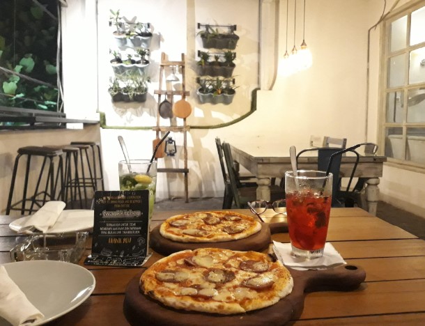cafe di cianjur, kafe di cianjur, restaurant di cianjur, resto di cianjur, tempat hits di cianjur, tempat instagramable di cianjur, tempat kongkow di cianjur, tempat makan di cianjur, tempat makan enak di cianjur, tempat nongkrong di cianjur, top 35+ cafe tempat nongkrong di cianjur hits & cozy, resto buat kongkow