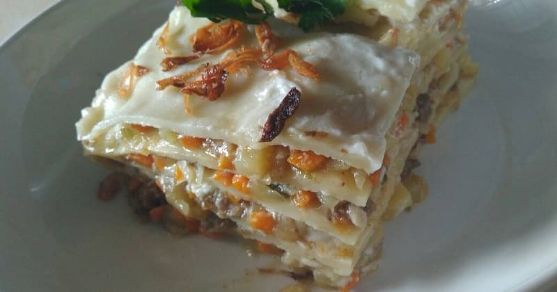 cemilan khas kalimantan selatan, jajanan pasar khas kalsel, jajanan pasar khas makassar, kuliner khas kalimantan selatan, kuliner khas kalsel, kuliner tradisional kalimantan selatan, makanan khas kalimantan selatan, makanan khas kalsel, makanan tradisional kalimantan selatan, top 35+ makanan khas kalimantan selatan legendaris & terkenal yang wajib dicoba