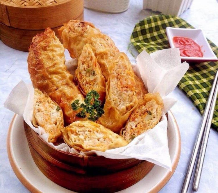 cemilan khas kalimantan selatan, jajanan pasar khas kalsel, jajanan pasar khas makassar, kuliner khas kalimantan selatan, kuliner khas kalsel, kuliner tradisional kalimantan selatan, makanan khas kalimantan selatan, makanan khas kalsel, makanan tradisional kalimantan selatan, top 35+ makanan khas kalimantan selatan legendaris & terkenal yang wajib dicoba