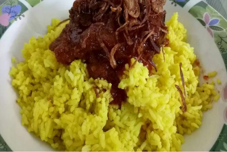 cemilan khas kalimantan selatan, jajanan pasar khas kalsel, jajanan pasar khas makassar, kuliner khas kalimantan selatan, kuliner khas kalsel, kuliner tradisional kalimantan selatan, makanan khas kalimantan selatan, makanan khas kalsel, makanan tradisional kalimantan selatan, top 35+ makanan khas kalimantan selatan legendaris & terkenal yang wajib dicoba