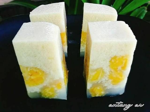 cemilan khas kalimantan selatan, jajanan pasar khas kalsel, jajanan pasar khas makassar, kuliner khas kalimantan selatan, kuliner khas kalsel, kuliner tradisional kalimantan selatan, makanan khas kalimantan selatan, makanan khas kalsel, makanan tradisional kalimantan selatan, top 35+ makanan khas kalimantan selatan legendaris & terkenal yang wajib dicoba