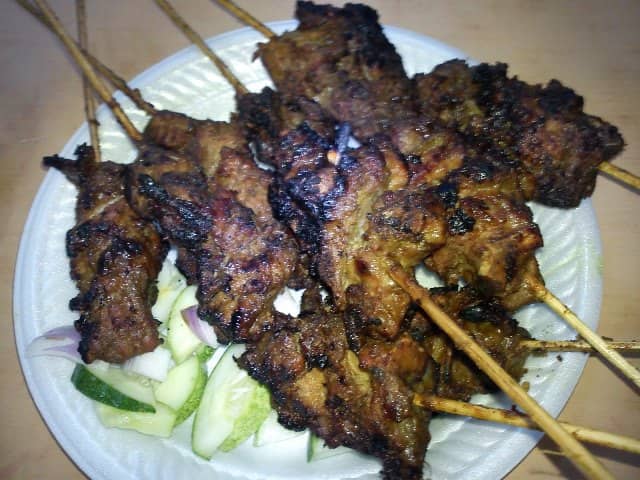 cemilan khas kalimantan selatan, jajanan pasar khas kalsel, jajanan pasar khas makassar, kuliner khas kalimantan selatan, kuliner khas kalsel, kuliner tradisional kalimantan selatan, makanan khas kalimantan selatan, makanan khas kalsel, makanan tradisional kalimantan selatan, top 35+ makanan khas kalimantan selatan legendaris & terkenal yang wajib dicoba