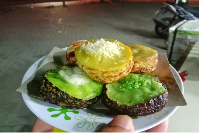 cemilan khas kalimantan selatan, jajanan pasar khas kalsel, jajanan pasar khas makassar, kuliner khas kalimantan selatan, kuliner khas kalsel, kuliner tradisional kalimantan selatan, makanan khas kalimantan selatan, makanan khas kalsel, makanan tradisional kalimantan selatan, top 35+ makanan khas kalimantan selatan legendaris & terkenal yang wajib dicoba