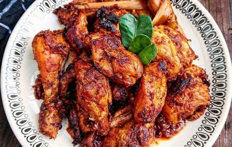 cemilan khas kalimantan selatan, jajanan pasar khas kalsel, jajanan pasar khas makassar, kuliner khas kalimantan selatan, kuliner khas kalsel, kuliner tradisional kalimantan selatan, makanan khas kalimantan selatan, makanan khas kalsel, makanan tradisional kalimantan selatan, top 35+ makanan khas kalimantan selatan legendaris & terkenal yang wajib dicoba