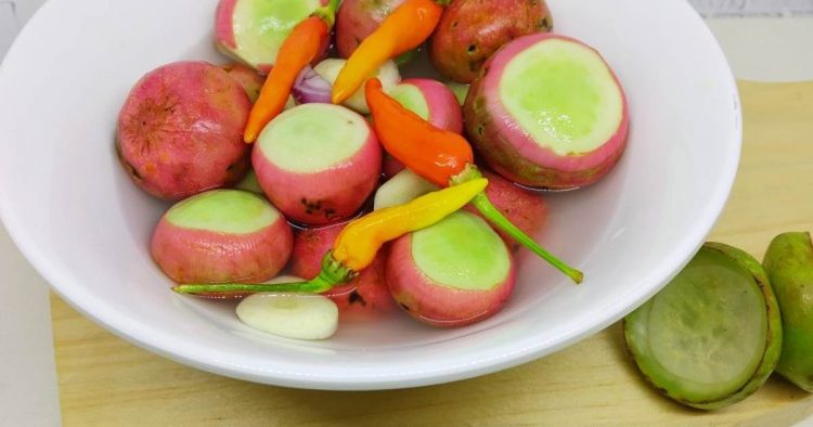 cemilan khas kalimantan selatan, jajanan pasar khas kalsel, jajanan pasar khas makassar, kuliner khas kalimantan selatan, kuliner khas kalsel, kuliner tradisional kalimantan selatan, makanan khas kalimantan selatan, makanan khas kalsel, makanan tradisional kalimantan selatan, top 35+ makanan khas kalimantan selatan legendaris & terkenal yang wajib dicoba