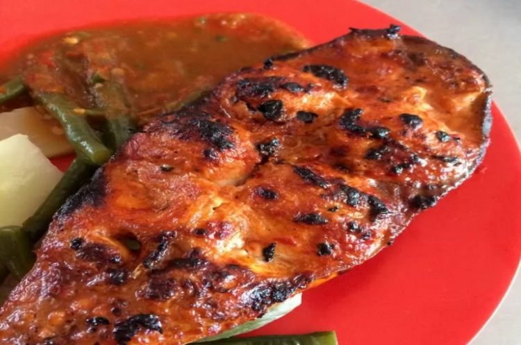 cemilan khas kalimantan selatan, jajanan pasar khas kalsel, jajanan pasar khas makassar, kuliner khas kalimantan selatan, kuliner khas kalsel, kuliner tradisional kalimantan selatan, makanan khas kalimantan selatan, makanan khas kalsel, makanan tradisional kalimantan selatan, top 35+ makanan khas kalimantan selatan legendaris & terkenal yang wajib dicoba