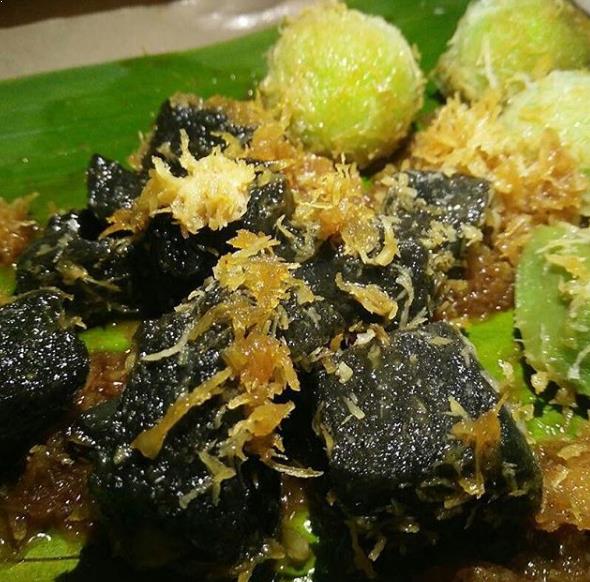 buah tangan khas banyumas, cemilan khas banyumas, cinderamata khas banyumas, jajanan khas banyumas, kudapan khas banyumas, makanan khas banyumas, oleh-oleh khas banyumas, souvenir khas banyumas, top 36+ oleh-oleh khas banyumas yang wajib dibeli, makanan, souvenir dll