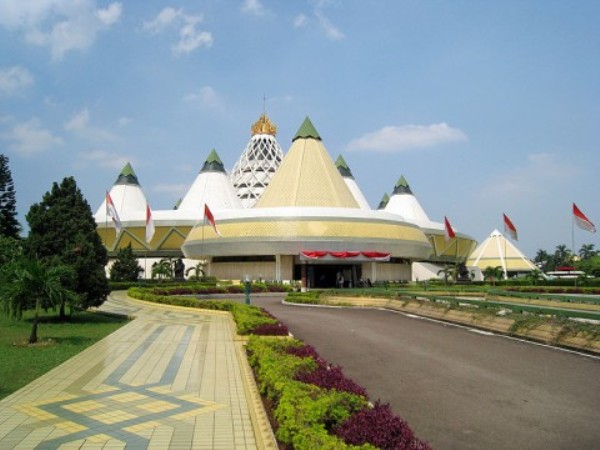 objek wisata di jakarta timur, objek wisata jaktim, taman mini indonesia indah, telaga arwana cibubur, tempat wisata di jakarta timur, tempat wisata di jaktim, tempat wisata jakarta timur, wisata di jakarta timur, wisata jakarta timur, wisata jaktim, top 38+ tempat wisata di jakarta timur terbaru & paling hits, wajib dikunjungi!