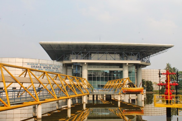 objek wisata di jakarta timur, objek wisata jaktim, taman mini indonesia indah, telaga arwana cibubur, tempat wisata di jakarta timur, tempat wisata di jaktim, tempat wisata jakarta timur, wisata di jakarta timur, wisata jakarta timur, wisata jaktim, top 38+ tempat wisata di jakarta timur terbaru & paling hits, wajib dikunjungi!