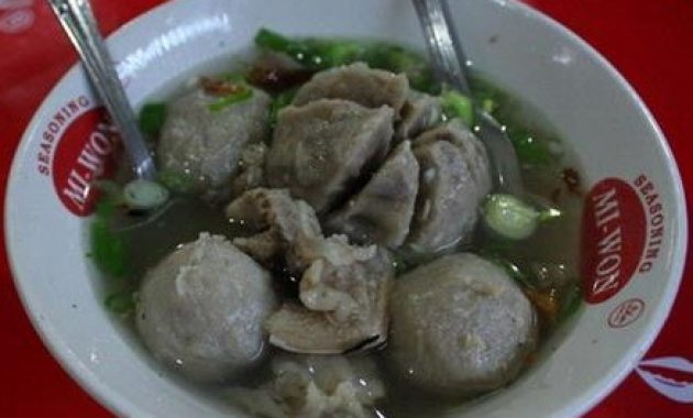 top 4+ rekomendasi tempat makan bakso enak di purwokerto, 1. Bakso Daging Sapi Pak Kardi, 2. Bakso Pekih, 3. Bakso Solo Pak Dodo, 4. Warung Bakso Malang Cak Kus