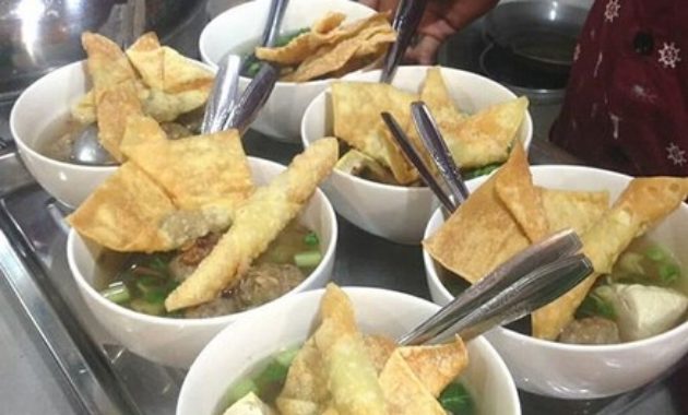 top 4+ rekomendasi tempat makan bakso enak di purwokerto, 1. Bakso Daging Sapi Pak Kardi, 2. Bakso Pekih, 3. Bakso Solo Pak Dodo, 4. Warung Bakso Malang Cak Kus