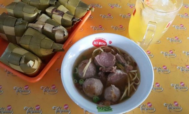 top 4+ rekomendasi tempat makan bakso enak di purwokerto, 1. Bakso Daging Sapi Pak Kardi, 2. Bakso Pekih, 3. Bakso Solo Pak Dodo, 4. Warung Bakso Malang Cak Kus