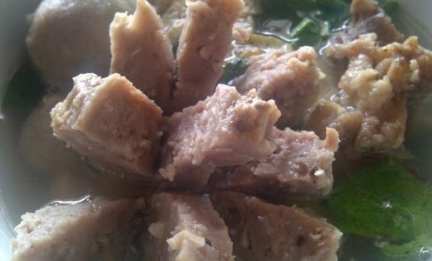 top 4+ tempat makan bakso enak di magelang yang bisa anda coba, 1. Bakso Cinta, 2. Bakso Mawut, 3. Mie Ayam Pak Kribo, 4. Bakso Krikil Pak Bendot