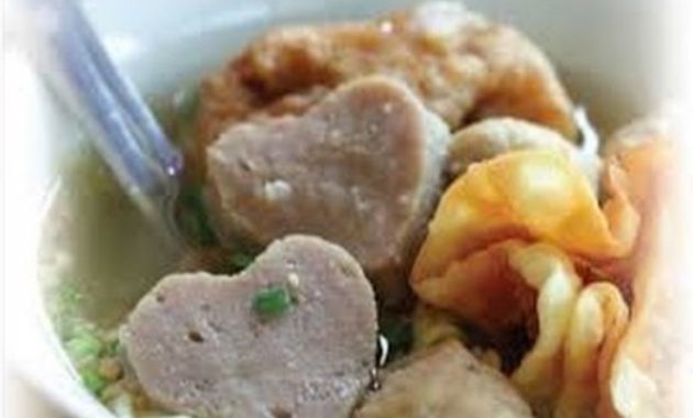 top 4+ tempat makan bakso enak di magelang yang bisa anda coba, 1. Bakso Cinta, 2. Bakso Mawut, 3. Mie Ayam Pak Kribo, 4. Bakso Krikil Pak Bendot