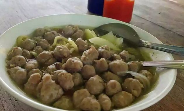 top 4+ tempat makan bakso enak di magelang yang bisa anda coba, 1. Bakso Cinta, 2. Bakso Mawut, 3. Mie Ayam Pak Kribo, 4. Bakso Krikil Pak Bendot