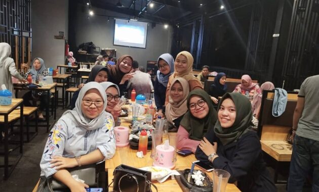 top 40+ referensi tempat makan terkenal enak di wilayah depok, manakah yang punya playground?