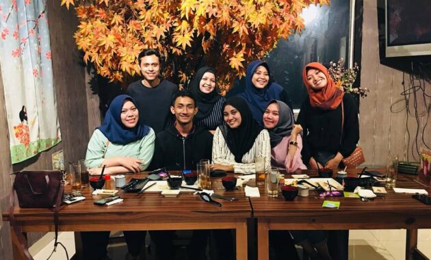 Top 40+ Referensi Tempat Makan Terkenal Enak di Wilayah Depok, Manakah Yang Punya Playground?