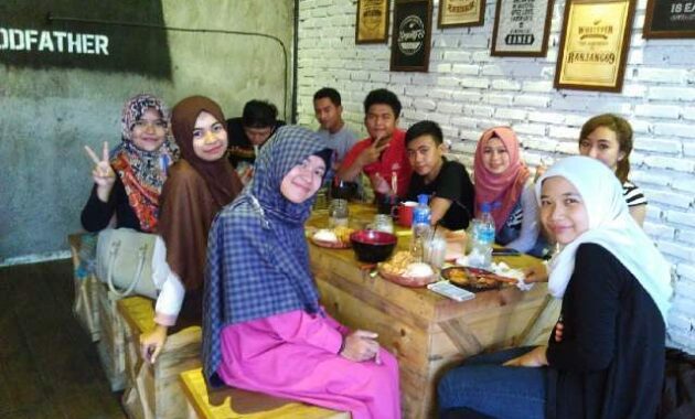 top 40+ referensi tempat makan terkenal enak di wilayah depok, manakah yang punya playground?
