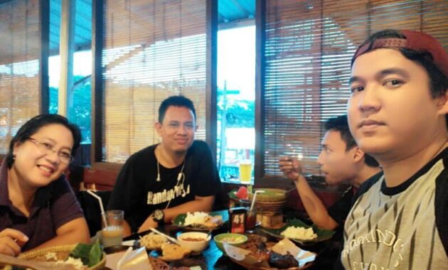 top 40+ referensi tempat makan terkenal enak di wilayah depok, manakah yang punya playground?