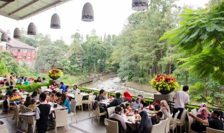 agri cafe, agri park, asinan jagung bakar, ayam goreng aroma, bapatong, bir kocok, bogor, cungkring, dbc, death by chocolate, death by chocolate &amp; spaghetti, kedai kita, kuliner, kuliner bogor, kuliner bogor yang enak, lasagna gulung, macaroni panggang, makan di bogor, makanan enak di bogor, momo milk, pia apple pie, pizza kayu bakar, pizza kayu bakar kedai kita, restoran di bogor, rumah cupcakes, rumah cupcakes &amp; bbq, rumah makan di bogor, sop buah pak ewok, tempa twisata kuliner di bogor, tempat makan di bogor, tempat nongkrong di bogor, tempat wisata, tempat wisata kuliner, tempat wisata kuliner di bogor, waroeng taman, wisata bogor, wisata kuliner bogor, wisata kuliner di bogor, top 40+ tempat wisata kuliner di bogor paling terkenal & legend, makan enak!