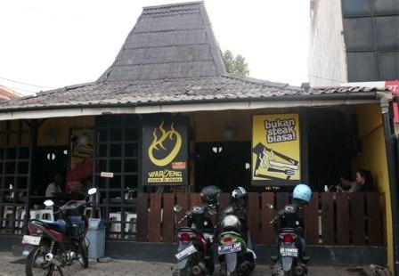 agri cafe, agri park, asinan jagung bakar, ayam goreng aroma, bapatong, bir kocok, bogor, cungkring, dbc, death by chocolate, death by chocolate &amp; spaghetti, kedai kita, kuliner, kuliner bogor, kuliner bogor yang enak, lasagna gulung, macaroni panggang, makan di bogor, makanan enak di bogor, momo milk, pia apple pie, pizza kayu bakar, pizza kayu bakar kedai kita, restoran di bogor, rumah cupcakes, rumah cupcakes &amp; bbq, rumah makan di bogor, sop buah pak ewok, tempa twisata kuliner di bogor, tempat makan di bogor, tempat nongkrong di bogor, tempat wisata, tempat wisata kuliner, tempat wisata kuliner di bogor, waroeng taman, wisata bogor, wisata kuliner bogor, wisata kuliner di bogor, top 40+ tempat wisata kuliner di bogor paling terkenal & legend, makan enak!