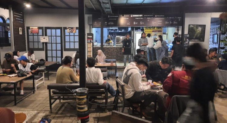 cafe di cimahi, kafe di cimahi, resto di cimahi, tempat kongkow di cimahi, tempat nongkrong di cimahi, top 45+ cafe di cimahi paling hits yang asyik jadi tempat nongkrong