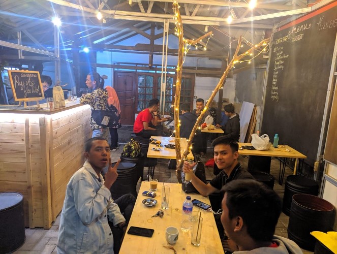 cafe di cimahi, kafe di cimahi, resto di cimahi, tempat kongkow di cimahi, tempat nongkrong di cimahi, top 45+ cafe di cimahi paling hits yang asyik jadi tempat nongkrong