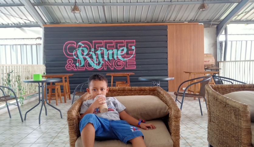 cafe 24 jam di kudus, cafe di kudus, cafe hits di kudus, coffee shop di kudus, kafe di kudus, resto di kudus, rumah makan di kudus, tempat hangout di kudus, tempat kongkow di kudus, tempat makan di kudus, tempat ngopi di kudus, tempat nongkrong di kudus, warung kopi di kudus, top 46+ cafe tempat nongkrong di kudus hits, coffee shop, resto cozy!