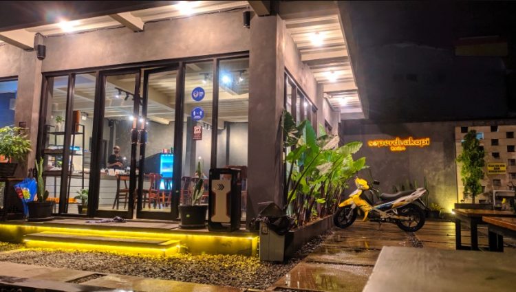 cafe 24 jam di kudus, cafe di kudus, cafe hits di kudus, coffee shop di kudus, kafe di kudus, resto di kudus, rumah makan di kudus, tempat hangout di kudus, tempat kongkow di kudus, tempat makan di kudus, tempat ngopi di kudus, tempat nongkrong di kudus, warung kopi di kudus, top 46+ cafe tempat nongkrong di kudus hits, coffee shop, resto cozy!