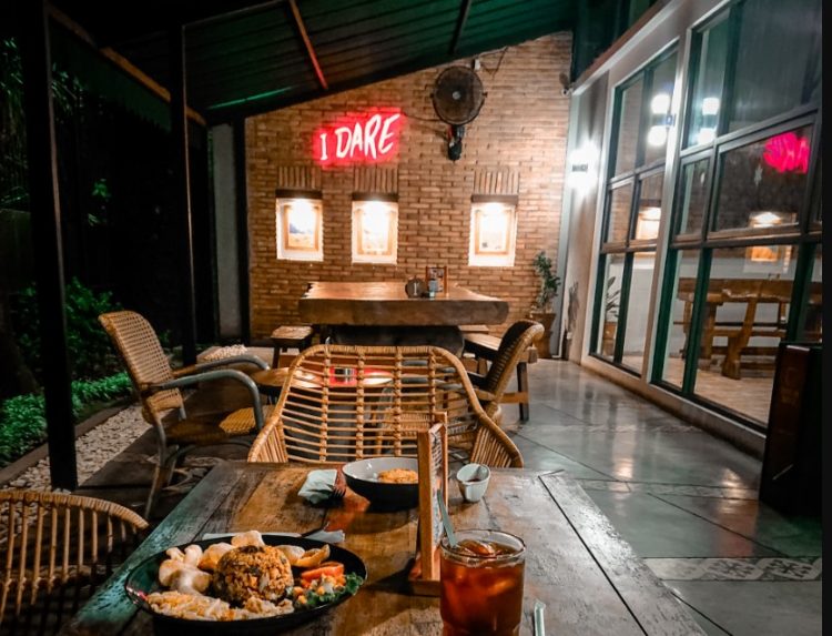 cafe 24 jam di kudus, cafe di kudus, cafe hits di kudus, coffee shop di kudus, kafe di kudus, resto di kudus, rumah makan di kudus, tempat hangout di kudus, tempat kongkow di kudus, tempat makan di kudus, tempat ngopi di kudus, tempat nongkrong di kudus, warung kopi di kudus, top 46+ cafe tempat nongkrong di kudus hits, coffee shop, resto cozy!