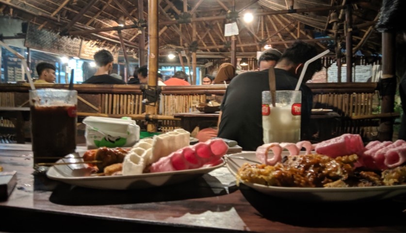 cafe 24 jam di kudus, cafe di kudus, cafe hits di kudus, coffee shop di kudus, kafe di kudus, resto di kudus, rumah makan di kudus, tempat hangout di kudus, tempat kongkow di kudus, tempat makan di kudus, tempat ngopi di kudus, tempat nongkrong di kudus, warung kopi di kudus, top 46+ cafe tempat nongkrong di kudus hits, coffee shop, resto cozy!