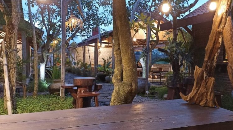 cafe 24 jam di klaten, cafe di klaten, coffee shop di klaten, resto di klaten, rumah makan di klaten, tempat kongkow di klaten, tempat makan di klaten, tempat ngopi di klaten, tempat nongkrong di klaten, warung kopi di klaten, top 49+ cafe tempat nongkrong di klaten hits, coffee shop cozy buat kongkow