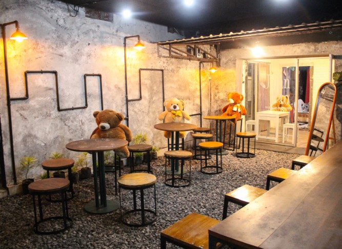 cafe 24 jam di klaten, cafe di klaten, coffee shop di klaten, resto di klaten, rumah makan di klaten, tempat kongkow di klaten, tempat makan di klaten, tempat ngopi di klaten, tempat nongkrong di klaten, warung kopi di klaten, top 49+ cafe tempat nongkrong di klaten hits, coffee shop cozy buat kongkow