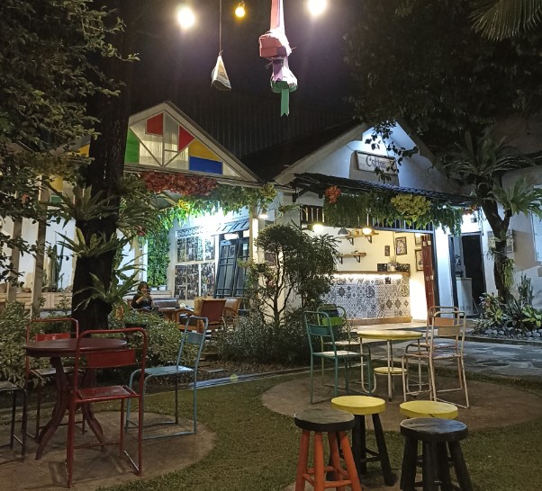 cafe 24 jam di klaten, cafe di klaten, coffee shop di klaten, resto di klaten, rumah makan di klaten, tempat kongkow di klaten, tempat makan di klaten, tempat ngopi di klaten, tempat nongkrong di klaten, warung kopi di klaten, top 49+ cafe tempat nongkrong di klaten hits, coffee shop cozy buat kongkow