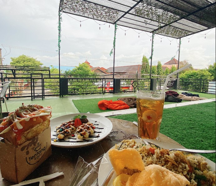 cafe 24 jam di klaten, cafe di klaten, coffee shop di klaten, resto di klaten, rumah makan di klaten, tempat kongkow di klaten, tempat makan di klaten, tempat ngopi di klaten, tempat nongkrong di klaten, warung kopi di klaten, top 49+ cafe tempat nongkrong di klaten hits, coffee shop cozy buat kongkow