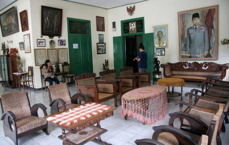 aktivitas di makam bung karno, alamat makam bung karno, daya tarik makam bung karno, fasilitas makam bung karno, harga tiket makam bung karno, lokasi makam bung karno, makam bung karno, makam bung karno blitar, sejarah makam bung karno, tiket makam bung karno, wisata makam bung karno, ziarah makam bung karno, top 6+ aktivitas di makam bung karno: tiket masuk, daya tarik, wisata sejarah