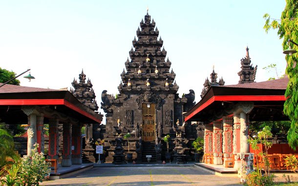 Top 6+ Aktivitas di Makam Bung Karno: Tiket Masuk, Daya Tarik, Wisata Sejarah